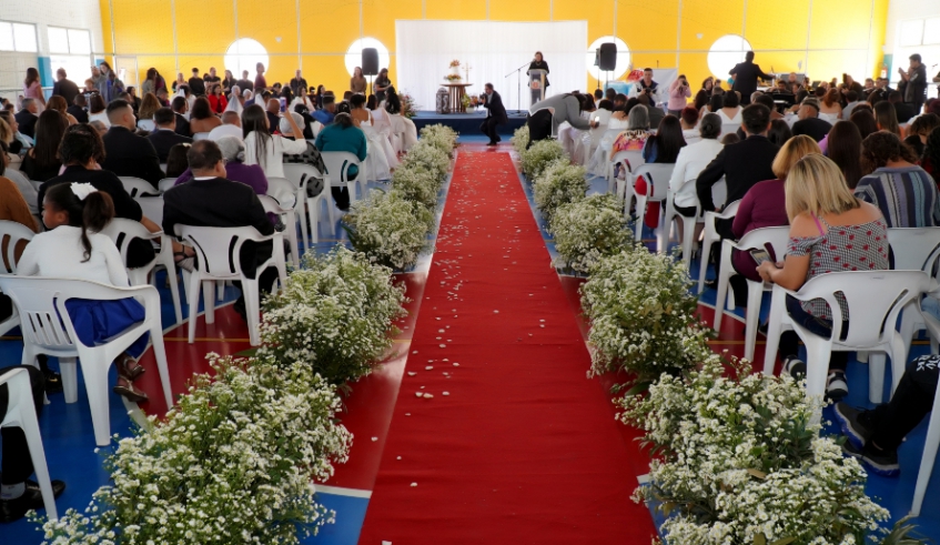 Casamento Comunitário será realizado a partir das 11 horas deste sábado na Escola Municipal Dr. Álvaro de Campos Carneiro (Divulgação/PMMC)
