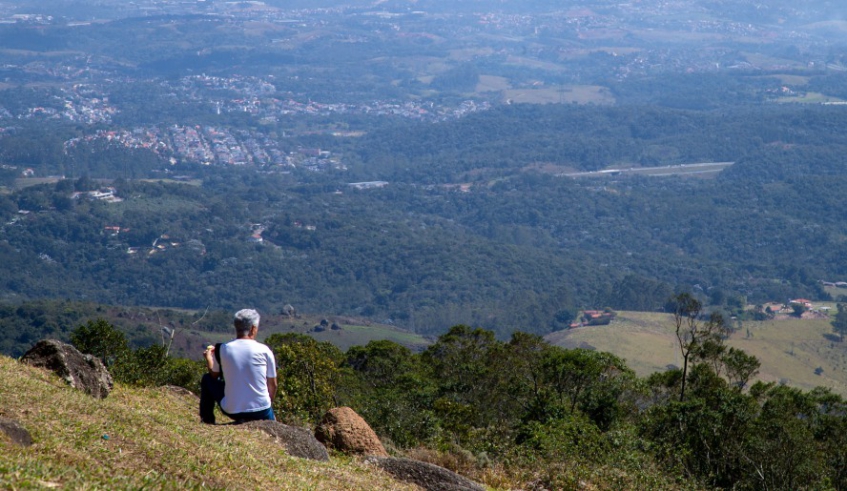 Ponto mais alto de Mogi das Cruzes, o Pico do Urubu oferece uma vista privilegiada da cidade e é ponto para a prática de esportes de aventura (Warley Kenji/PMMC)