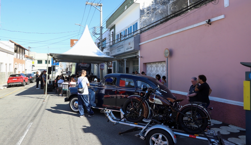 Um dos destaques do evento que despertou a atenção e curiosidade dos visitantes foi uma bela raridade: uma moto Harley Davidson de 1931, avaliada em mais de R$ 3 milhões (Divulgação/PMMC)