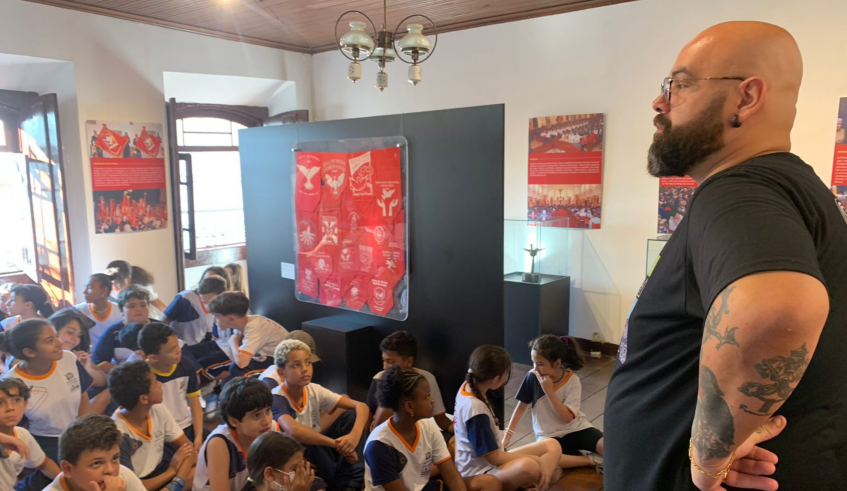 Na última semana, os estudantes do 5º ano do Ensino Fundamental participaram da abertura da exposição "Festa do Divino Espírito Santo de Mogi das Cruzes - Professora Amália Thereza Manna de Deus", . . .