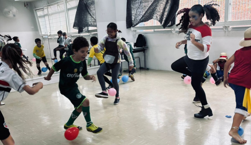 A programação da EM Profª Cynira Oliveira de Castro, na Vila Suissa, animou a criançada. (Divulgação/PMMC)