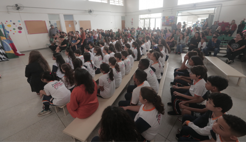 A formatura das primeiras turmas contou com a participação das famílias, equipe escolar e autoridades. (Warley Kenji/PMMC)