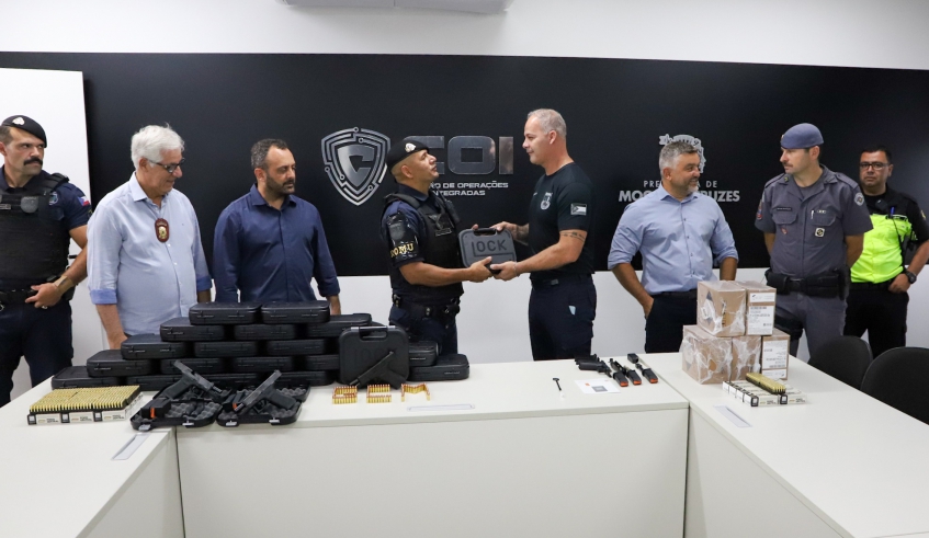 As novas armas e munições foram entregues à Guarda Civil Municipal de Mogi das Cruzes com a presença de representantes da Prefeitura e das Polícias Militar e Civil (Divulgação/PMMC)