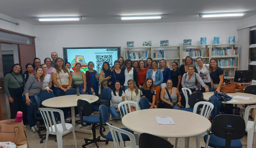 O trabalho da rede municipal de ensino contemplou formações e palestras para os professores e ADIs (Auxiliares de Desenvolvimento Infantil) nas reuniões de Organização Pedagógica e Administrativa . . .