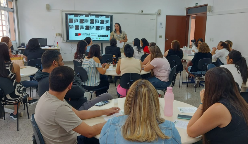 Por meio do programa estadual, a rede municipal também participou de um processo de formação continuada de professores com reflexões sobre a prática da alfabetização. (Divulgação/PMMC)