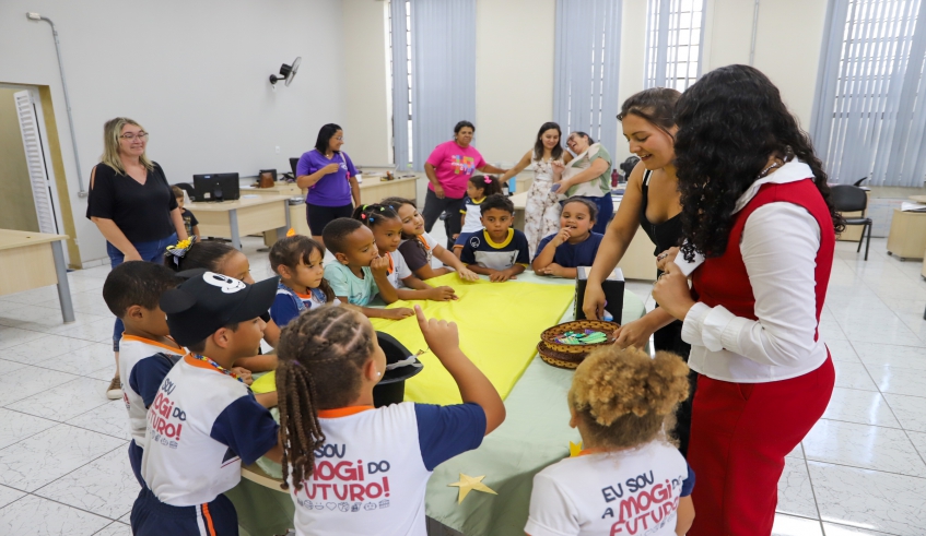 A visita ao DAE contou com atividades lúdicas sobre alimentação saudável. (Divulgação/PMMC)