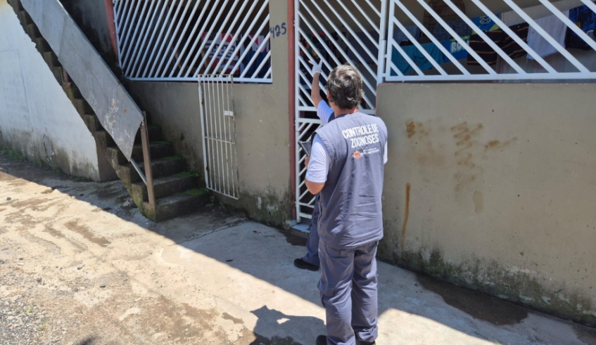Agentes visitam imóveis de Mogi das Cruzes em ação preventiva contra a dengue (Divulgação - PMMC)