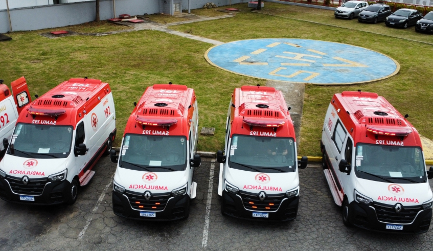 Novas ambulâncias do Samu foram emplacadas e já estão sendo disponibilizadas para o atendimento à população, substituindo veículos mais antigos (Divulgação/PMMC)