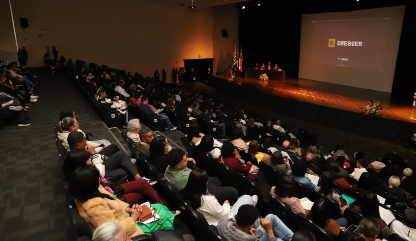 A Secretaria de Desenvolvimento Econômico e Trabalho realizou na última quinta (15) a cerimônia de encerramento das turmas do 1º quadrimestre dos cursos do Crescer (Divulgação/PMMC)