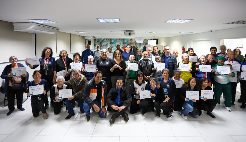 Representantes de Mogi das Cruzes nos Jogos da Melhor Idade foram homenageados em evento realizado nesta sexta-feira, no auditório do prédio da Prefeitura (Divulgação/PMMC)