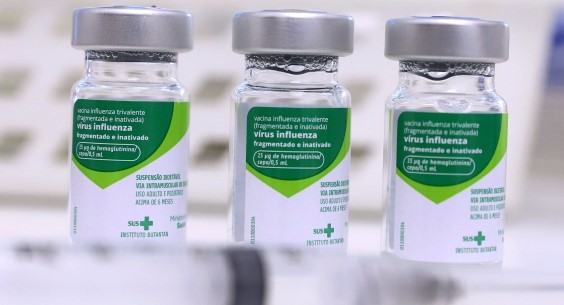 Campanha de vacinação contra a Gripe atende pessoas com 65 anos ou mais em livre demanda, neste sábado (16), no Pró-Hiper (foto: Divulgação/PMMC)