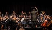 A entrada para acompanhar os shows na Avenida Cívica é gratuita e na sexta-feira (02) o palco recebe a Orquestra Sinfônica Jovem de Mogi às 20h (Divulgação/ORSIMC)
