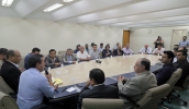 Ao lado de secretários municipais, prefeito Marcus Melo levou o projeto à Câmara e agradeceu os vereadores pelo apoio dado ao longo de toda a construção da proposta (Foto: Ney Sarmento/PMMC)