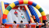 Os brinquedos do Bairro Feliz estarão nos parques Leon Feffer e Centenário nesta sexta-feira, das 10 às 14 horas, em edições em homenagem ao Dia das Crianças (Guilherme Berti/PMMC)