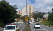 Equipamento de fiscalização eletrônica está sendo implantado na avenida Prefeito Francisco Ribeiro Nogueira e substituirá ponto de fiscalização com radar móvel (Divulgação)