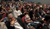 A audiência pública realizada na noite desta quarta-feira lotou o Theatro Vasques e culminou com a aprovação, por parte da população, da doação do Centro Esportivo do Socorro para o Sesc (Junior . . .