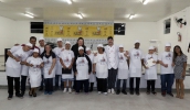 A sexta turma do projeto Chefs Notáveis, que foi composta por alunos da ASETE, formou-se na noite desta quinta-feira (31/10), com um jantar especial, promovido na Associação dos Servidores (Ney Sarmento/ . . .