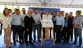 O descerramento da placa formalizou a entrega dos empreendimentos Tietê e Maitaca, que são os últimos do complexo construído às margens da avenida Kaoru Hiramatsu (Ney Sarmento/ PMMC)