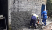 Divisão de Manutenção Civil do Semae reforça estrutura da casa de bombas com concreto e grades metálicas (Foto: Semae)