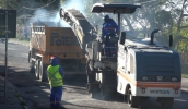 A avenida Francisco Ruiz Pacco, na Vila da Prata, está recebendo obras de recapeamento asfáltico e a previsão é que os trabalhos lá sejam concluídos na próxima semana