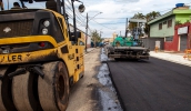 Secretaria de Serviços Urbanos finalizou nesta sexta-feira as obras de reparo na rua Casarejos, que compreenderam troca de galerias de águas pluviais, seguida por recomposição asfáltica
