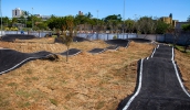 Obras para a construção de pista de pump track no Parque Botyra Camorim Gatti, que provém de convênio com o Governo do Estado, estão em estágio avançado (Foto: Pedro Chavedar/ PMMC)