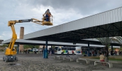 Calhas do Terminal Central passaram por limpeza e recebem manta asfáltica nos pontos mais deteriorados; trabalho também será feito no Terminal Estudantes (Pedro Chavedar/PMMC)