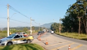 A faixa reversível da avenida Pedro Romero funciona de segunda a sexta-feira, das 7h às 9h, e tem como objetivo melhorar a fluidez do trânsito que deixa a região leste da cidade (Divulgação)