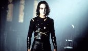 O Corvo, filme de 1994 estrelado por Brandon Lee, será exibido gratuitamente neste sábado, às 19h, no Theatro Vasques, pela programação Cinema Pontos MIS