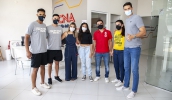 Mogi Basquete cedeu ao Fundo Social quatro bolsas da escola CNA, para jovens em situação de vulnerabilidade, atendidos por instituições cadastradas (Foto: Pedro Chavedar/PMMC).