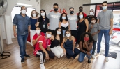 Mogi Basquete cedeu ao Fundo Social quatro bolsas da escola CNA, para jovens em situação de vulnerabilidade, atendidos por instituições cadastradas (Foto: Pedro Chavedar/PMMC).