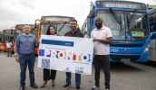 Além da entrega dos novos ônibus, prefeito Caio Cunha também apresentou o novo Cartão Pronto!, que será utilizado no transporte coletivo de Mogi das Cruzes (Pedro Chavedar/PMMC)