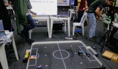 Modalidade Mini Futebol teve partidas disputadas durante o Campeonato de Robótica, realizado em Mogi das Cruzes no último final de semana (Divulgação)