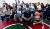 Prefeito Caio Cunha e a vice Priscila Yamagami Kähler interagiram com os alunos que participam das ações do Espaço de Educação de Trânsito (Pedro Chavedar/PMMC)