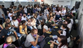 Mutirão do Emprego e do Empreendedorismo ofereceu diversos serviços à população e reuniu centenas de pessoas no Largo do Rosário (Pedro Chavedar/PMMC)