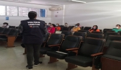Ministrar palestras e cursos fazem parte da rotina da equipe da Vigilância Sanitária (foto: Divulgação / PMMC)