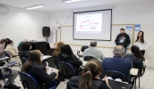 O treinamento está sendo conduzido pela médica Aline Fernandes e pelo enfermeiro Hector Trevor, da Vigilância Epidemiológica Municipal (Divulgação/PMMC)