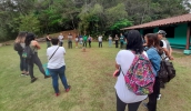 Participantes do curso de Educadores Ambientais realizam atividade no Parque Municipal, localizado na serra do Itapeti (Divulgação/PMMC)