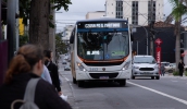 Com a decisão divulgada nesta quarta-feira, a tarifa de ônibus não terá aumento, evitando que a variação dos custos do sistema seja repassada aos passageiros (Divulgação/PMMC)