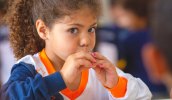 Mogi das Cruzes investiu 64,05% do repasse do Programa Nacional de Alimentação Escolar (PNAE), superando o índice mínimo previsto que é de 30%. (Divulgação)