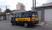 Em Mogi das Cruzes, o transporte escolar é regulamentado pela Prefeitura e os profissionais autorizados seguem regras para garantir a segurança e a qualidade do serviço (Divulgação)