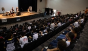 As crianças observaram as paisagens impressionistas do artista, por meio da música, dança e vivências práticas, incluindo óculos de imersão virtual. (Divulgação/PMMC)