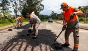 Capacidade de atendimento da Operação Tapa-Buraco foi ampliada de três para sete equipes (Warley Kenji/PMMC)
