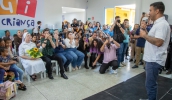 O prefeito Caio Cunha destacou a importância do investimento na primeira infância e as ações em parceria com as entidades mantenedoras. (Warley Kenji/PMMC)