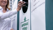 Vidro é 100% reciclável: um quilo de cacos é suficiente para produção de um quilo de vidro novo (Foto: Warley Kenji/PMMC)