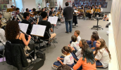 Os estudantes foram recebidos pelo maestro, compositor e músico, Nailor Azevedo “Proveta”, que os recepcionou com um grande ensaio didático. (Divulgação/PMMC)