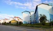 Conjunto Toyama, com suas 740 unidades habitacionais, teve a regularização fundiária concluída pela Prefeitura e a entrega de títulos acontece neste sábado (Divulgação/ PMMC)