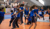 Os alunos festejaram a vitória. O o coordenador das oficinas esportivas do CEMPRE Oswaldo, Douglas Amorim, destacou a evolução dos alunos. (Warley Kenji/PMMC).