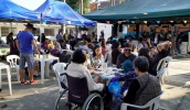 A Secretaria Municipal de Assistência Social, por meio do programa Conduz, realizou neste domingo (02/07) a primeira edição do Arraiá da Economia Solidária