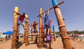 Crianças aproveitaram a inauguração do Parque Naturalizado e já aproveitaram para iniciar as brincadeiras (Warley Kenji/PMMC)
